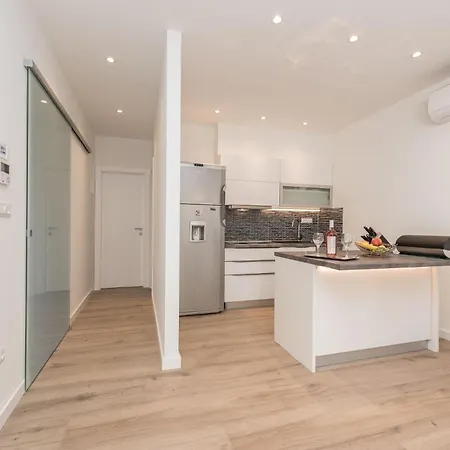 Charmantes Ferienhaus In Privlaka Mit Privatem Pool Ferienhaus *
